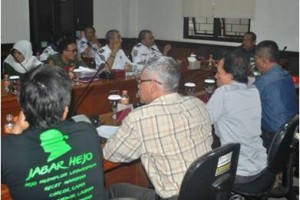 FPKP2 (Forum Peduli Karang Pamulang Palabuhanratu) saat audiensi dengan komisi IV DPRD Jabar.